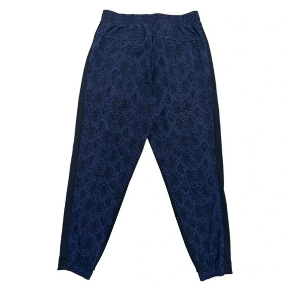 Athleta Brooklyn Jogger Dark Blue Python Snake Print Athletic Pants Size 8 - Picture 3 of 10